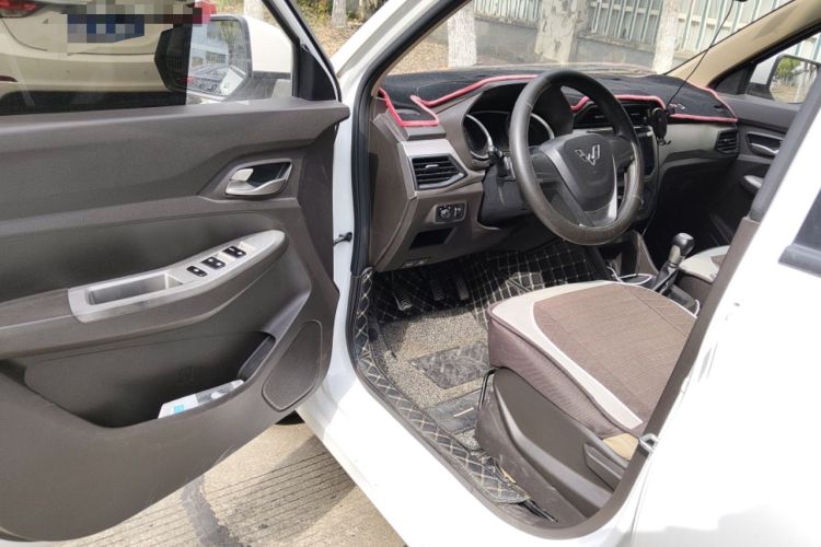 Used Wuling Hongguang 2018 1.5L S Comfort Model L2B Driver Seat
