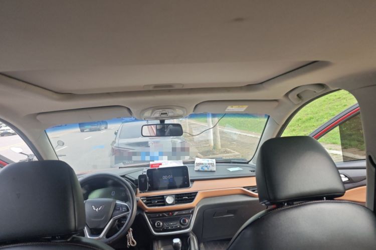 Used Wuling Hongguang S3 2018 1.5T Manual Luxury Model China V Standard Headliner