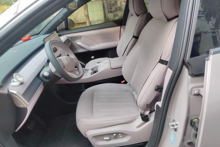 Used ONVO L60 2024 60 kWh Rear-Drive Version