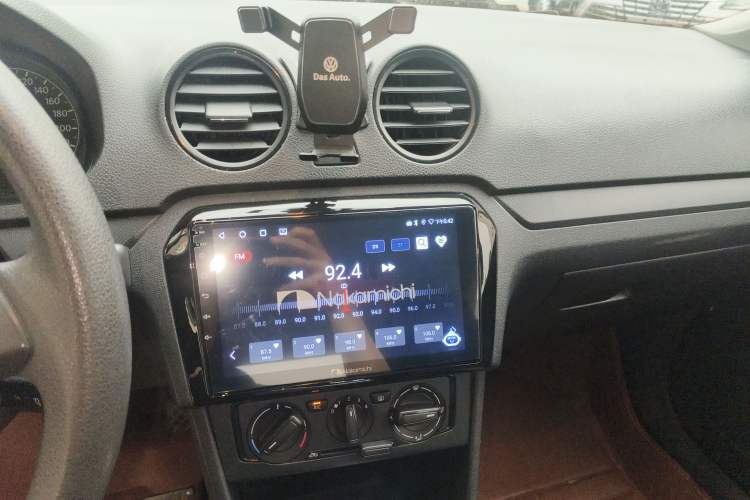 Used Volkswagen Jetta 2015 1.6L Automatic Fashion Model Audio And AC Panel