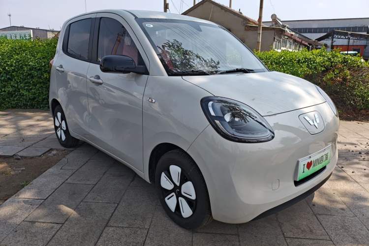 Used Wuling Hongguang MINIEV 2025 Four-Door Version Advanced Edition Front Right 45 Deg