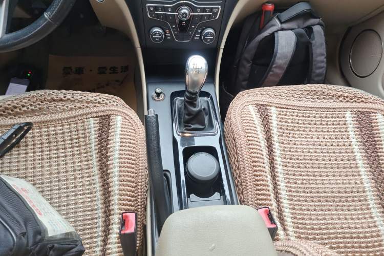 Used Bestune B50 2013 1.6L manual luxury version
