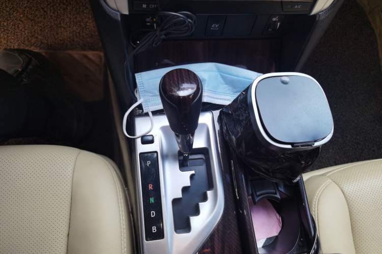 Used Toyota Camry 2015 Dual-Engine 2.5 HG Luxury Navigation Edition