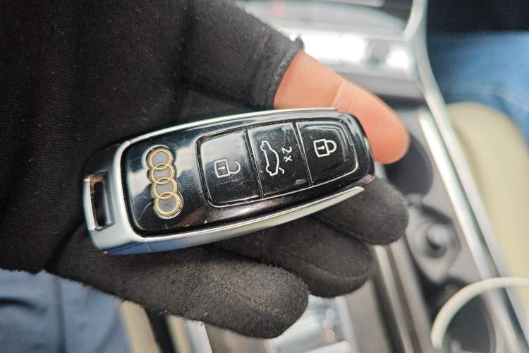 Used Audi A6 2020 allroad quattro Explorer 55 TFSI Prestige Off-Road Model
