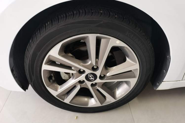 Used Hyundai Elantra (6th Generation / Lingdong) 2016 1.6L Automatic ZhiXuan – Elite Version Left Front Wheel Hub