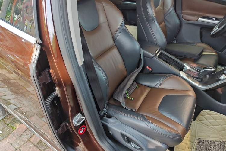 Used Volvo XC60 2015 T6 Zhiyi Edition
