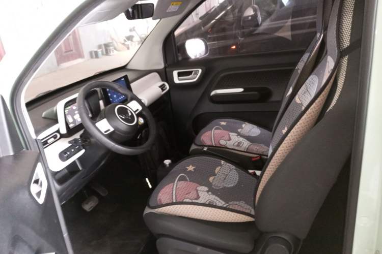 Used Wuling Hongguang MINIEV 2024 3rd Generation 215km Advanced Version Left Front Seat