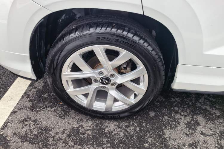 Used Jetta VS5 2024 Model, 5th Anniversary Edition Right Rear Wheel Hub