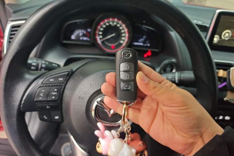 Used Mazda Mazda 3 Axela 2016 Sedan 1.5L Automatic Luxury Model
