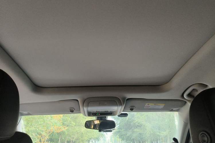 Used Chevrolet Equinox 2019 535T Automatic YuJie Edition China VI Headliner