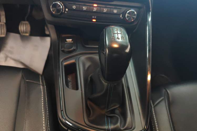 Used Peugeot 308 2016 1.6L Manual Fashion Edition
