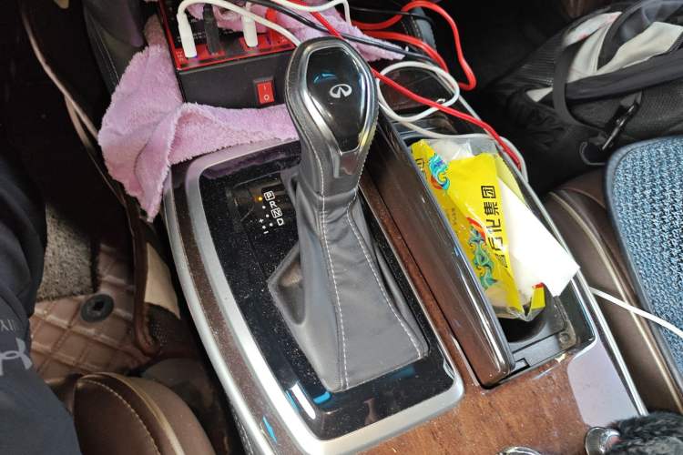 Used Infiniti QX60 2016 2.5 S/C Hybrid Two-Wheel-Drive Excellence Edition China V Standard