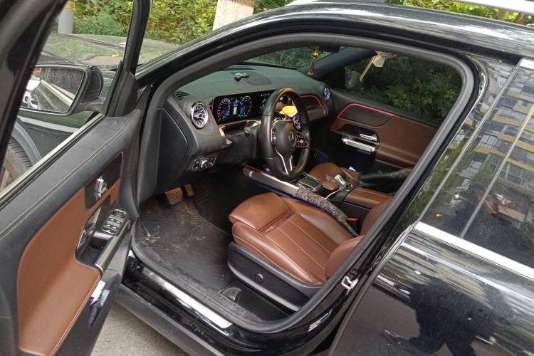 Used Mercedes-Benz GLB 2020 GLB 200 Dynamic Edition Driver Seat