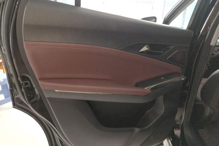 Used SOL X8 PLUS 2023 1.5 TGDI DCT Smart Edition 7-Seater