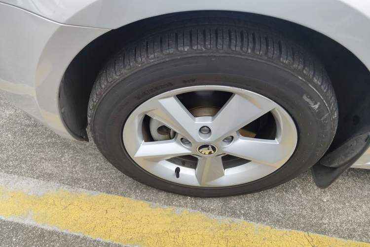 Used Skoda Octavia 2015 1.4TSI DSG Yijun Edition Left Front Wheel Hub