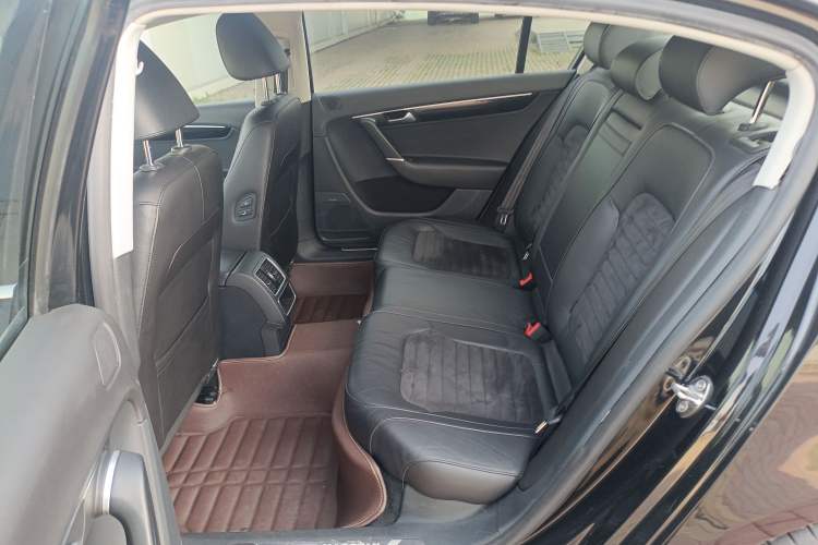 Used Volkswagen Magotan 2015 Revised Version 2.0 TSI Luxury Edition Left Rear Seat