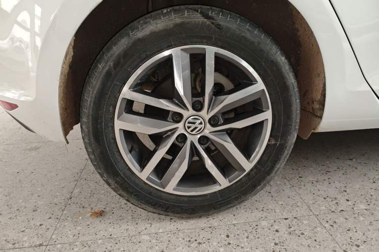 Used Volkswagen Golf 2016 230TSI Automatic Luxury Version
