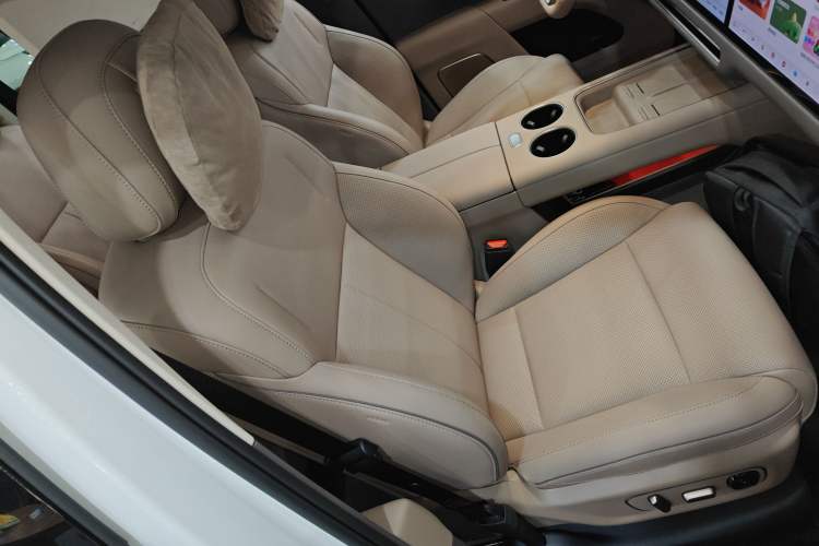 Used Li Auto Li Auto i8 2025 Model Standard Version
