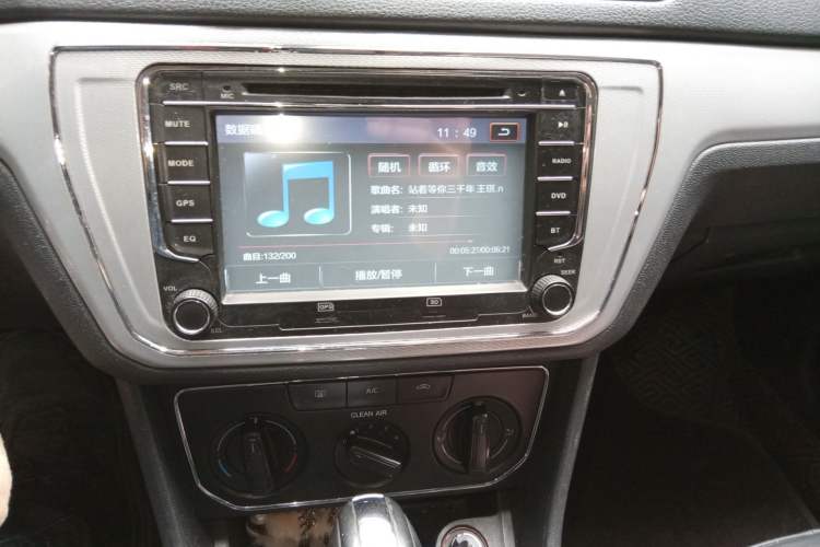 Used Volkswagen Gran Lavida 2015 1.6L Automatic Comfort Edition
