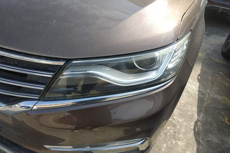 Used Roewe RX5 2016 20T Two-Wheel Drive Automatic Internet Smart Edition
