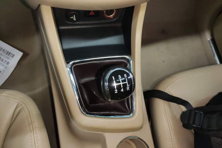 Used Baojun 730 2014 1.5L Manual Luxury Navigation ESP Version 7 Seats