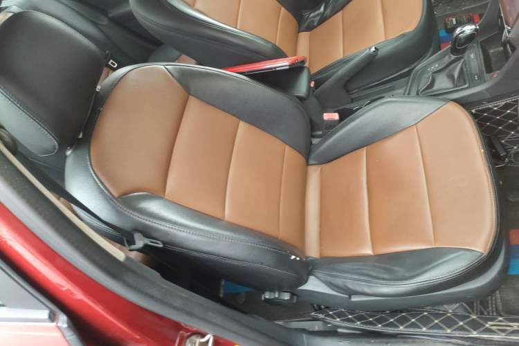 Used Volkswagen Lavida 2015 1.6L Automatic Fashion Edition Right Front Seat