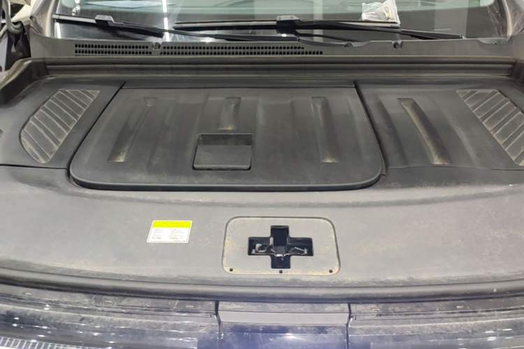 Used VOYAH Dream 2025 EV Four-Wheel-Drive Flagship Qiankun Version