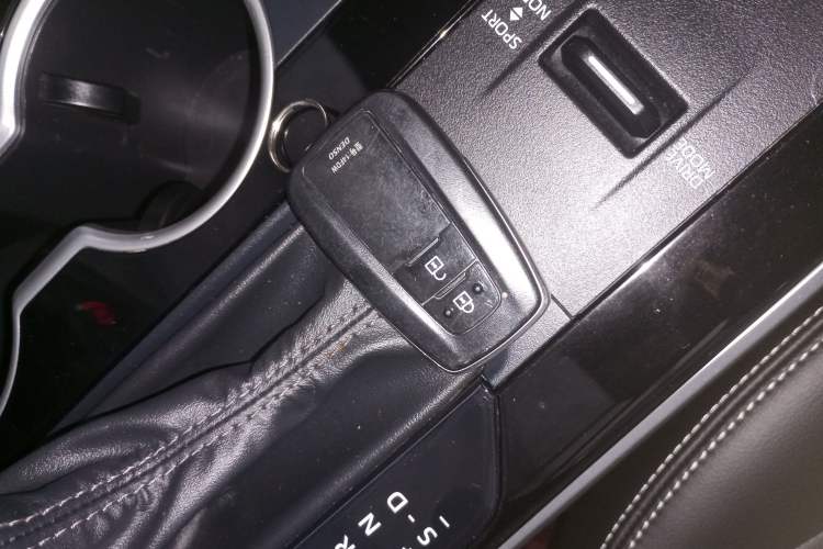 Used Toyota Crown Kluger 2021 2.5L HEV Four-Wheel Drive Elite Edition Interior 1