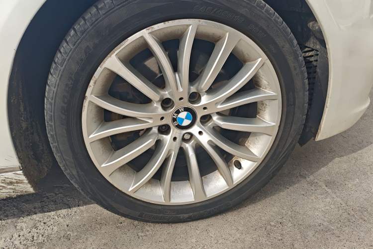 Used BMW 5 Series 2014 525Li Leading Model Right Front Wheel Hub