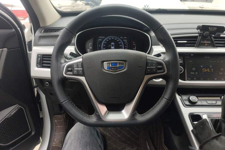 Used Geely Auto Emgrand X7 Sport 2016 1.8TD Automatic Smart Connectivity Version Steering Wheel