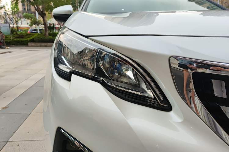 Used Peugeot 4008 2018 350THP Elite Edition Right Front Headlight