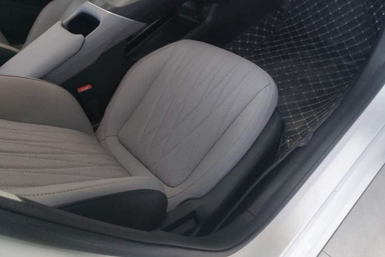 Used CHANGAN NEVO A05 2025 Truly Delicious Version 145 Excellence Edition Right Front Seat