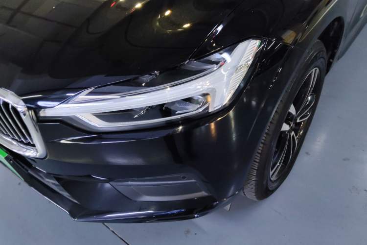 Used Volvo XC60 2019 T5 4x4 Smart & Dynamic Sport Edition China VI Standard