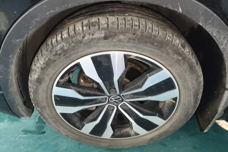 Used Volkswagen Tiguan L 2022 330TSI Automatic Two-Wheel Drive R-Line Enhanced Edition