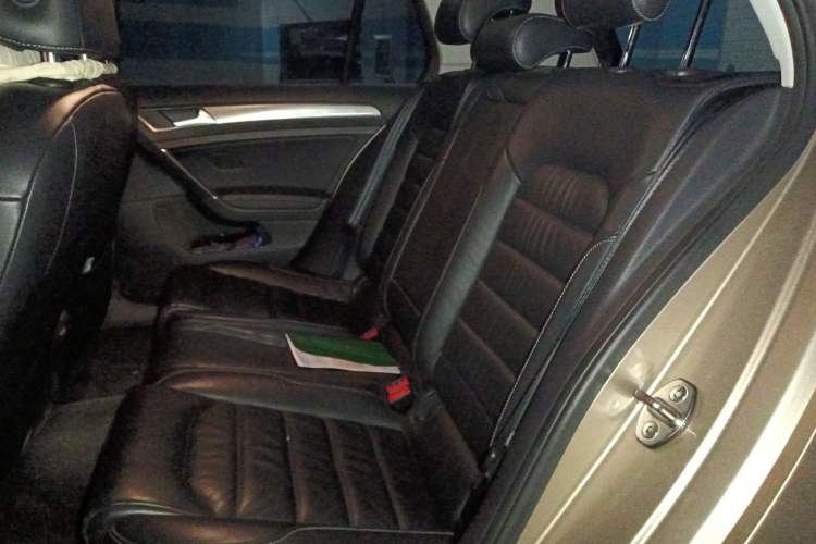 Used Volkswagen Golf 2016 230TSI Automatic Luxury Version
