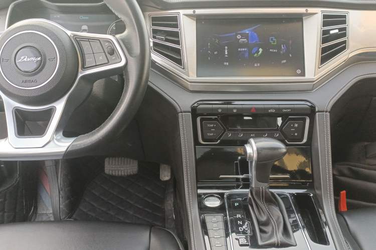 Used Zotye Domy X7 2017 Upgraded Edition 1.8T DCT Huashan Model
