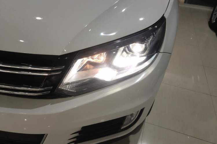 Used Volkswagen Tiguan L 2015 1.8TSI Automatic Two-Wheel Drive Luxury Model
