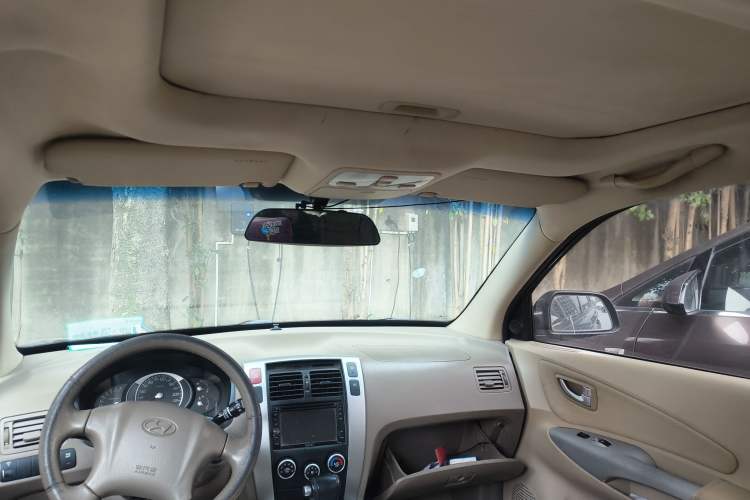 Used Hyundai Tucson 2009 2.0L Automatic Two-Wheel Drive with Sunroof