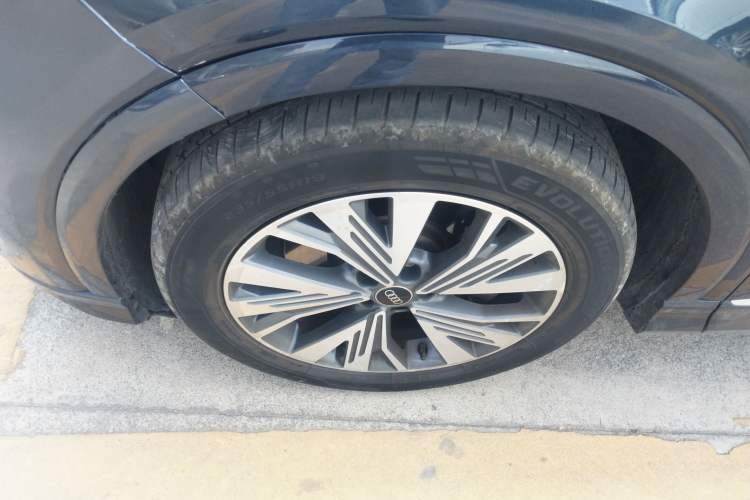 Used Audi Q4 e-tron 2024 40 e-tron Adventure Edition Left Front Wheel Hub