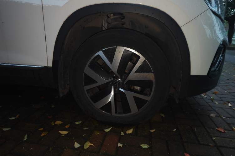 Used Volkswagen Tayron 2024 300TSI Two-Wheel-Drive Luxury Plus Advanced Version Right Front Wheel Hub