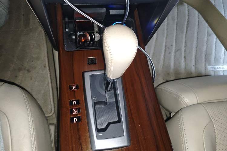 Used Nissan Teana 2009 Duke 2.5L XV VIP Deluxe Edition Gear Lever