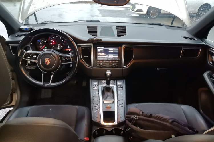 Used Porsche Macan 2014 Macan 2.0T Center Console