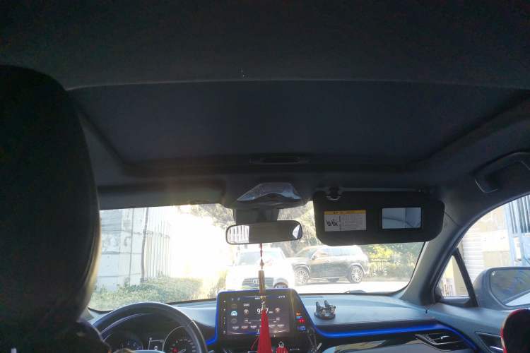 Used Toyota IZOA 2018 2.0L Yichi Version China VI Standard Headliner