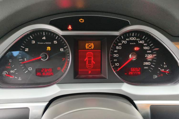 Used Audi A6L 2009 2.0 TFSI automatic standard version