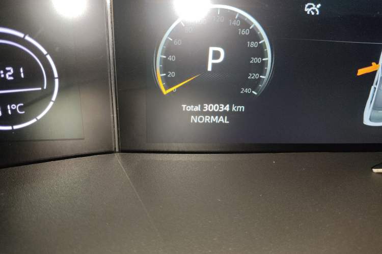 Used CHANGAN UNI-V 2022 2.0T Sporty Version Odometer Close Up