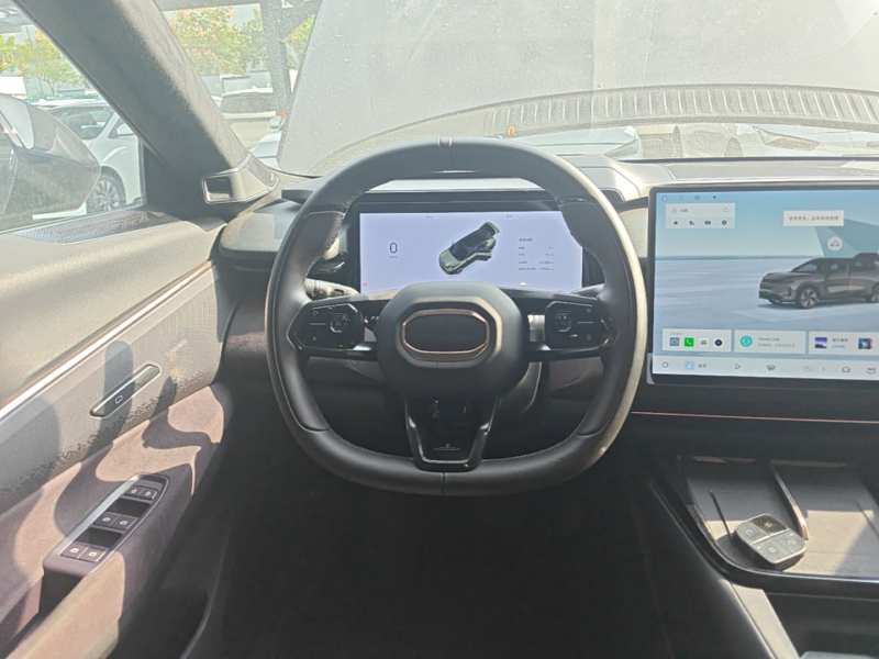 Used Lynk & Co 08 EM-P 2023 220 km Limited-Time Edition — 11