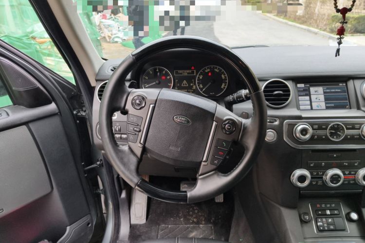 Used Land Rover Discovery 2014 3.0 SC V6 HSE Steering Wheel