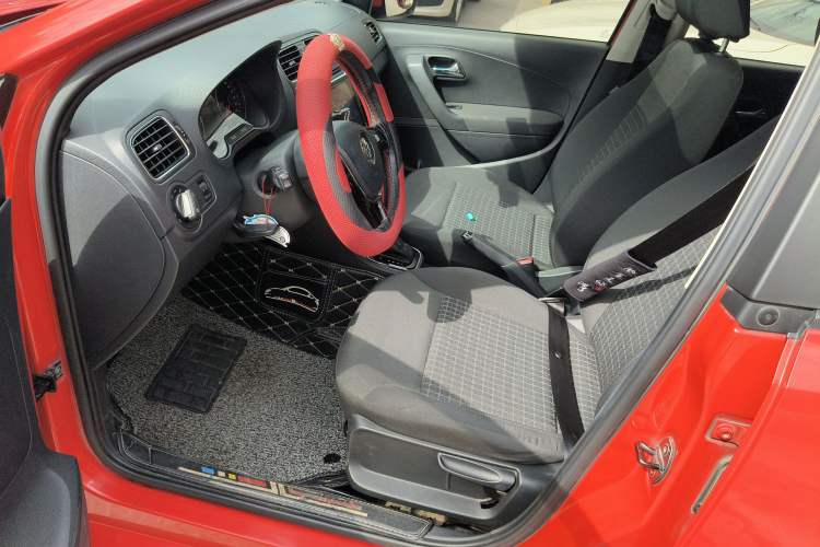 Used Volkswagen Polo 2016 1.6L Automatic Comfort Model Left Front Seat