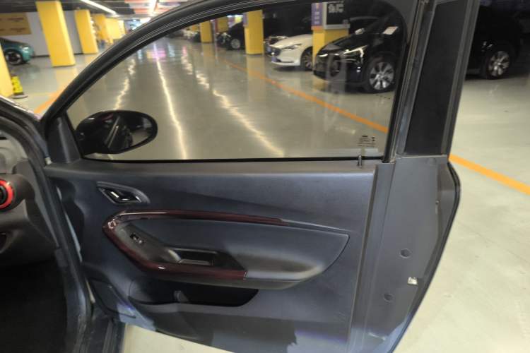 Used Chery New Energy Little Ant 2022 Revised Version Sweet Pink Edition Half-Sugar Version Lithium Iron Phosphate 30.7 kWh 30 kW 301 km