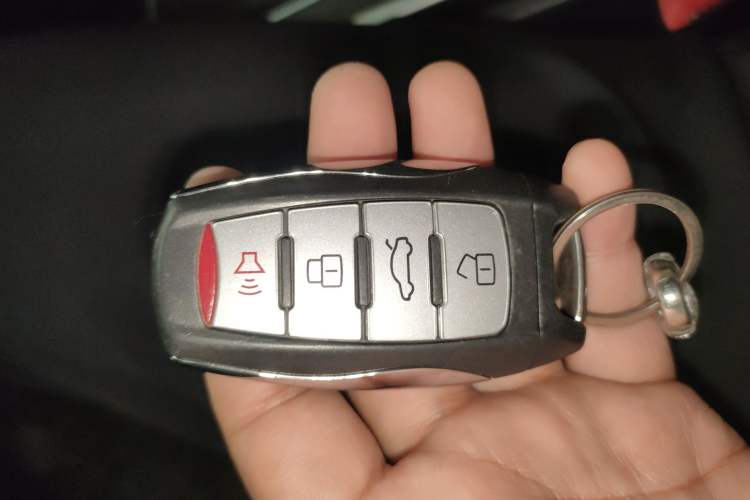 Used Haval H6 2018 Sport Edition 1.5T Manual Two-Wheel Drive Elite Model China V Standard Vehicle Key